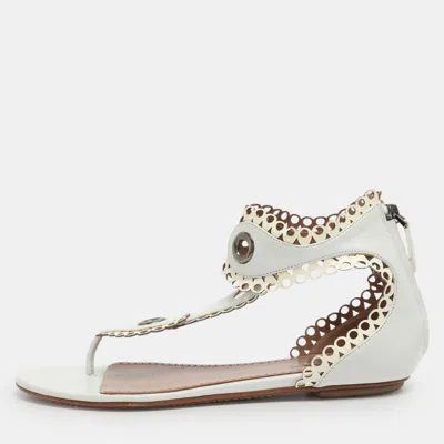 Pre-owned Alaïa Embellished Size 38 White Leather Thong Flat Sandals
