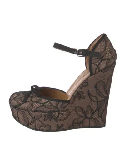 Pre-owned Alaïa Lace Lace Pattern Pumps In Neutrals