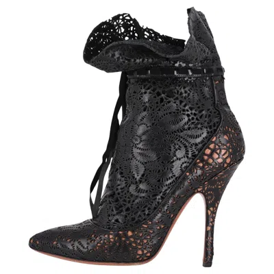 Pre-owned Alaïa Alaia Laser-cut & Lace Detail Leather Ankle Boots In Black