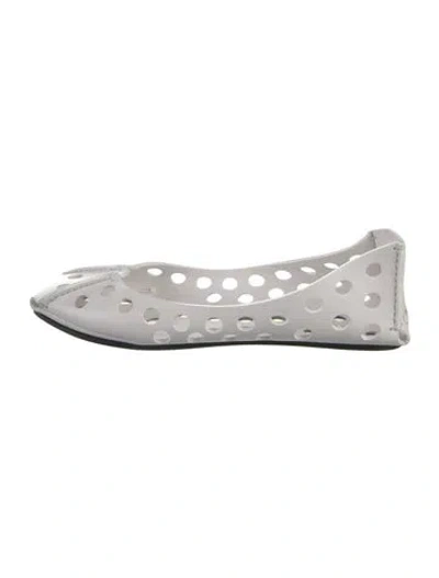 Pre-owned Alaïa Leather Ballet Flats In White