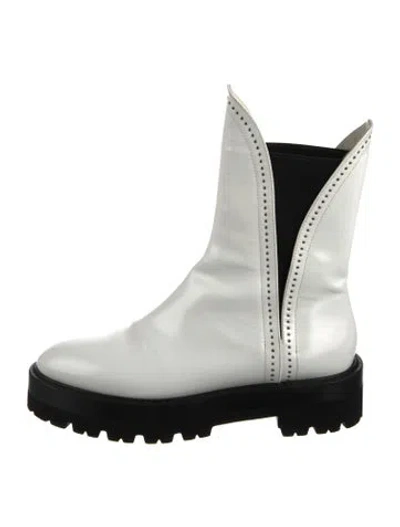 Pre-owned Alaïa Leather Boots In White
