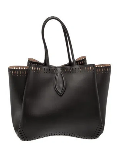 Pre-owned Alaïa Leather Bucket Bag In Black