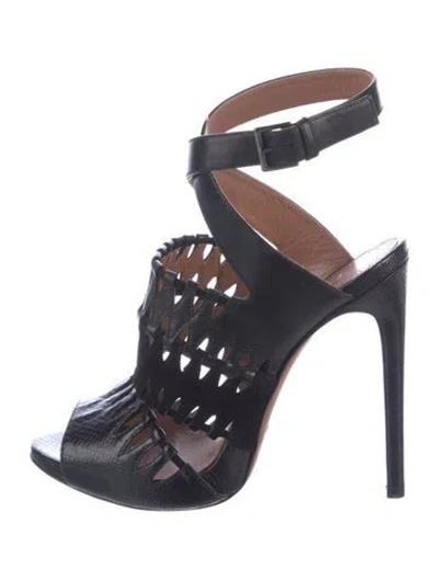 Pre-owned Alaïa Leather Cutout Accent Pumps In Black