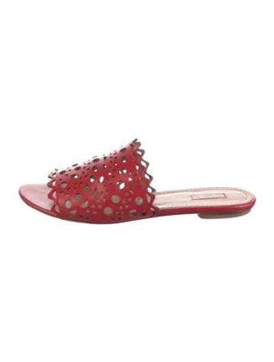 Pre-owned Alaïa Leather Lace Pattern Slides In Red