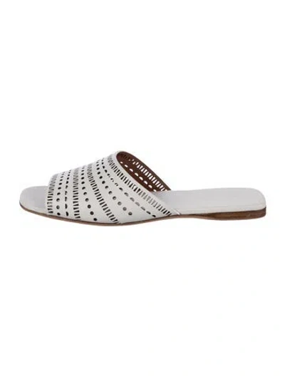 Pre-owned Alaïa Leather Lace Pattern Slides In Silver