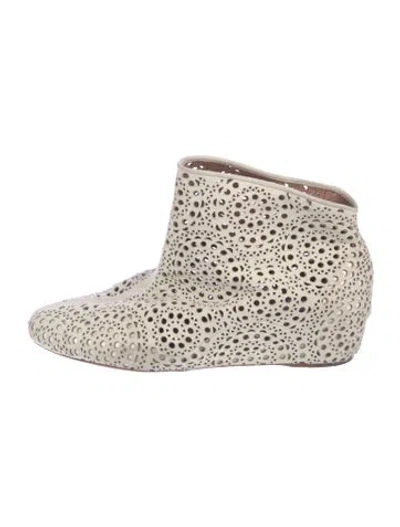 Pre-owned Alaïa Leather Lasercut Accents Boots In Neutral