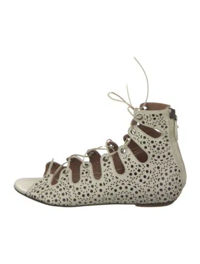 Pre-owned Alaïa Leather Lasercut Accents Gladiator Sandals In Neutral