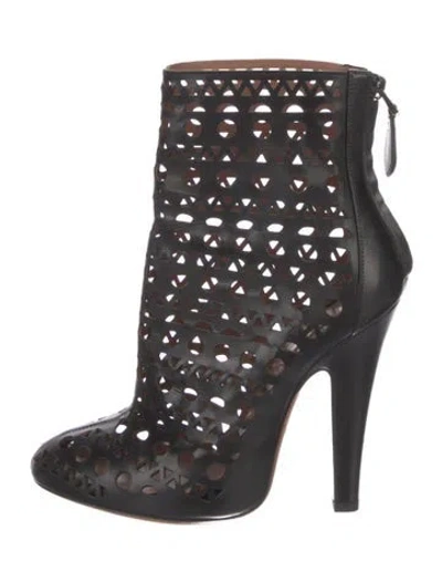 Pre-owned Alaïa Leather Lasercut Accents Pumps In Black
