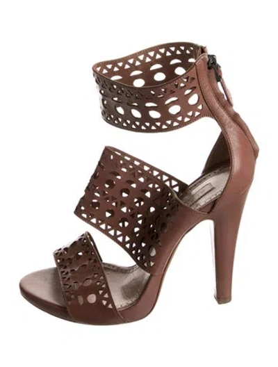 Pre-owned Alaïa Leather Lasercut Accents Sandals In Neutral