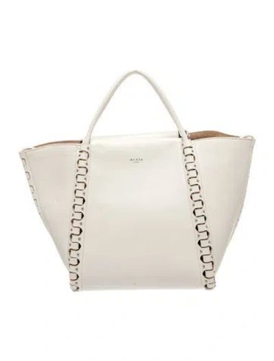 Pre-owned Alaïa Leather Le Hinge Medium In Neutral