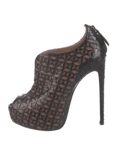 Pre-owned Alaïa Leather Patterned Boots In Black/brown