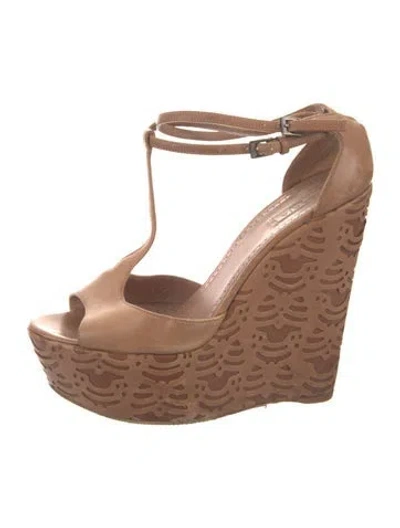 Pre-owned Alaïa Leather Patterned T-strap Sandals In Brown