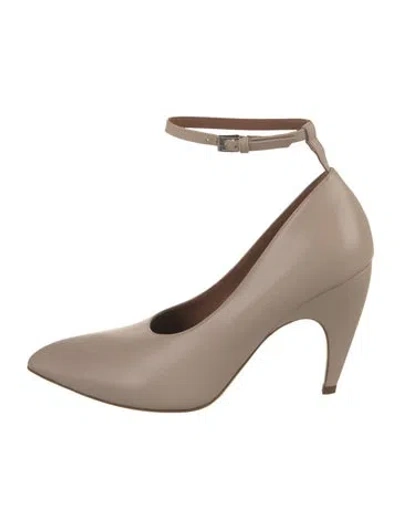 Pre-owned Alaïa Leather Pumps In Neutral