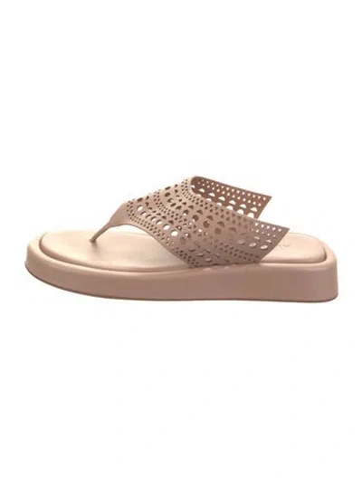 Pre-owned Alaïa Leather Slides In Neutral