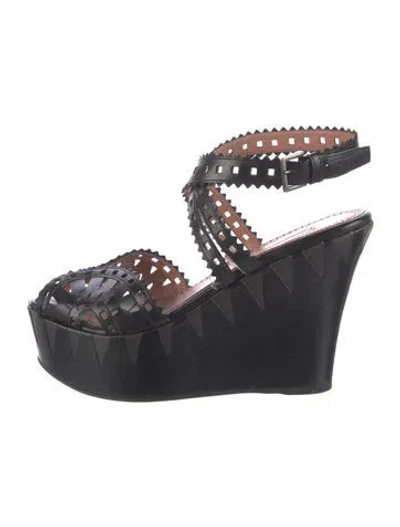 Pre-owned Alaïa Leather Slingback Pumps In Black