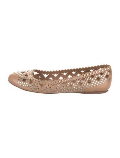 Pre-owned Alaïa Leather Studded Accents Ballet Flats In Neutral