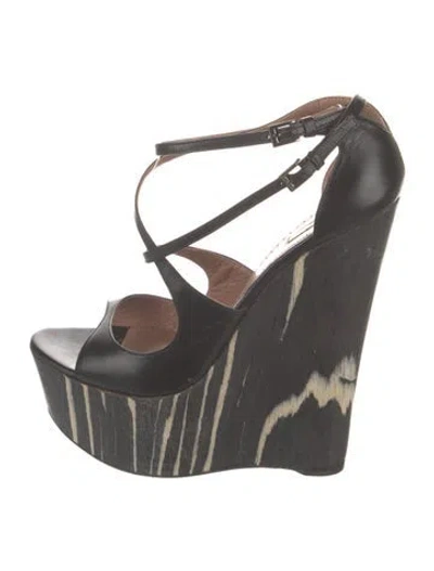 Pre-owned Alaïa Leather T-strap Pumps In Black