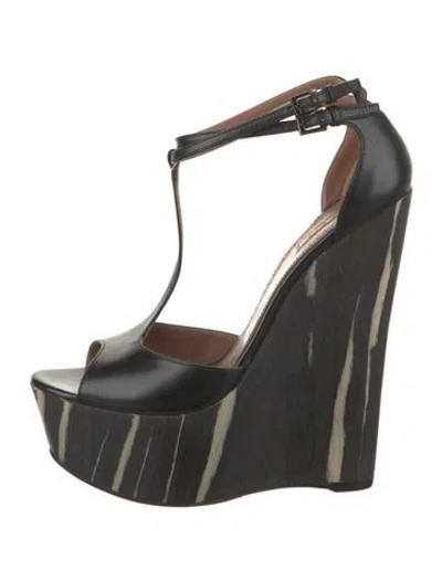 Pre-owned Alaïa Leather T-strap Sandals In Black