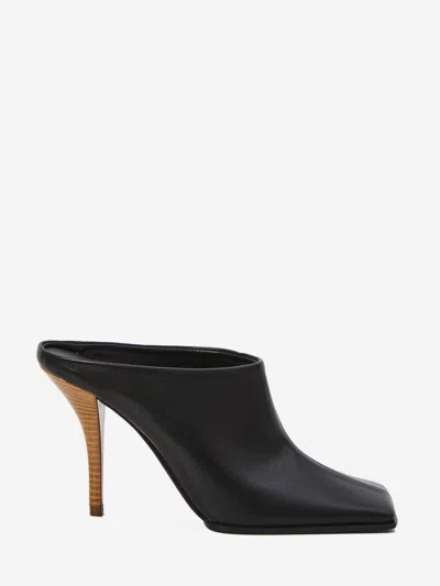 Alaïa Squaretoe Mules In Black