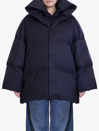 Alaïa Oversized Puffer Jacket In Blue