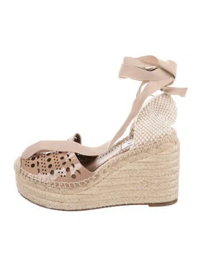 Pre-owned Alaïa Patent Leather Lasercut Accents Espadrilles In Neutral