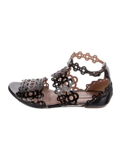 Pre-owned Alaïa Patent Leather Lasercut Accents Gladiator Sandals In Black