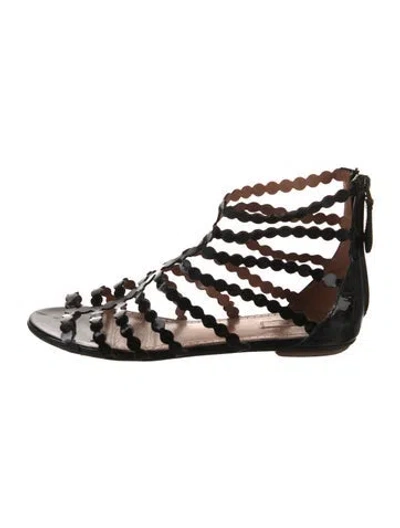 Pre-owned Alaïa Patent Leather Scalloped Accent Gladiator Sandals In Black