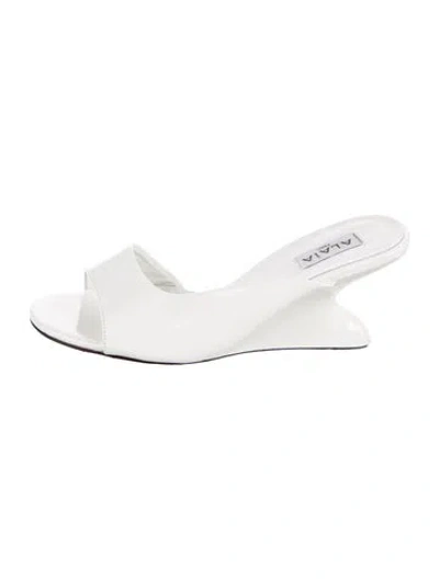 Pre-owned Alaïa Patent Leather Slides In White