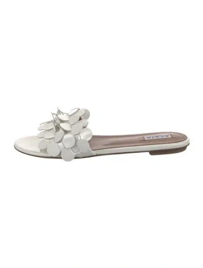 Pre-owned Alaïa Patent Leather Slides In White
