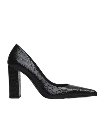 Alaïa Pointy Toe Pumps In Calfskin In Black
