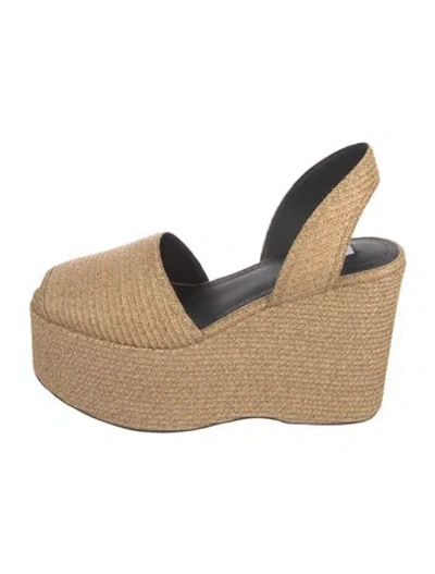 Pre-owned Alaïa Raffia Pumps In Neutrals