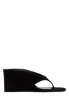 Alaïa Sabot Infradito In Pelle Scamosciata Nera Donna In Black