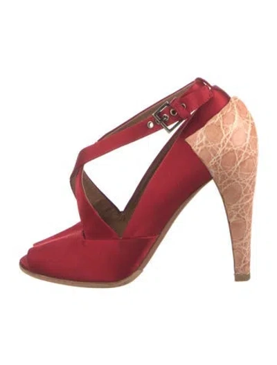 Pre-owned Alaïa Satin Patterned Pumps In Red