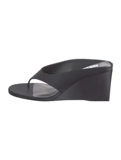 Pre-owned Alaïa Satin Slides In Black