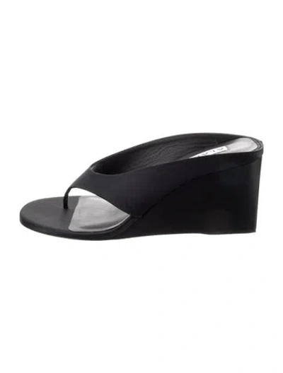 Pre-owned Alaïa Satin Slides In Black