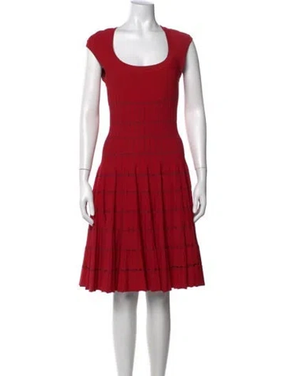 Pre-owned Alaïa Scoop Neck Knee-length Dress In Red