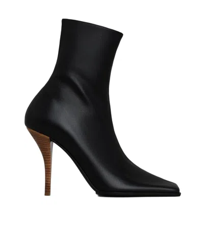 Alaïa Soft Square Boots In Leather In Black