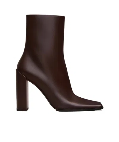 Alaïa Square Ankle Boots In Calfskin In Brown