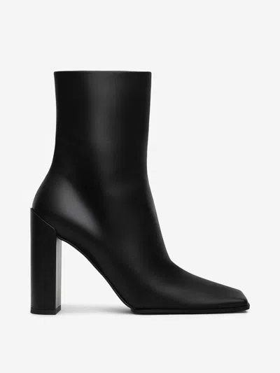 Alaïa Square Leather Booties In Black