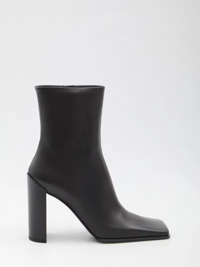ALAÏA ALAIA SQUARE-TOE ANKLE BOOTS