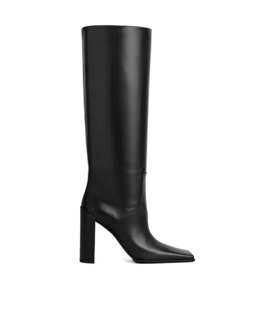 Alaïa Square-toed Boots In Black