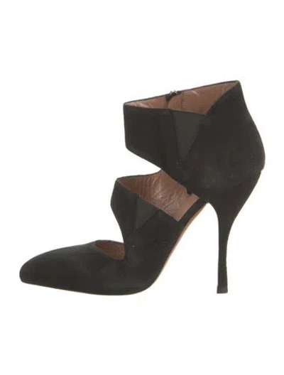 Pre-owned Alaïa Suede Cutout Accent D'orsay Pumps In Black