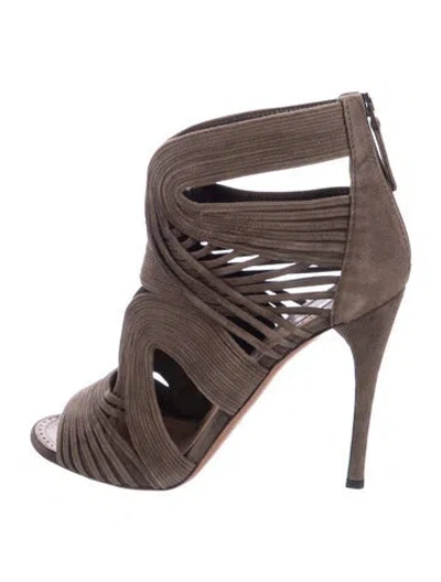 Pre-owned Alaïa Suede Cutout Accent Pumps In Brown
