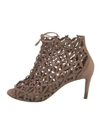 Pre-owned Alaïa Suede Cutout Accent Pumps In Pink