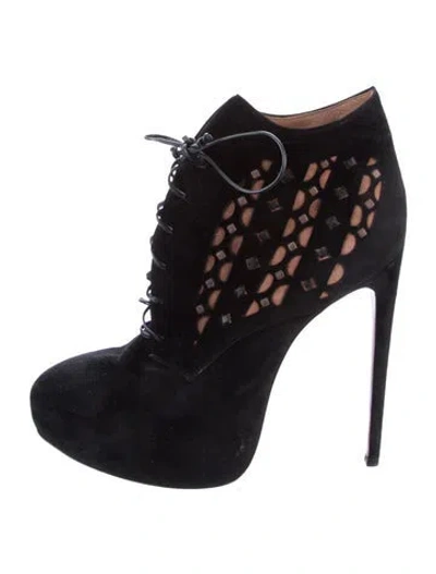 Pre-owned Alaïa Suede Lace-up Boots In Black