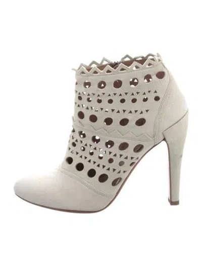 Pre-owned Alaïa Suede Lasercut Accents D'orsay Pumps In Neutral
