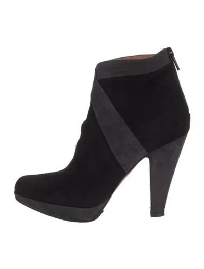 Pre-owned Alaïa Suede Pumps In Black