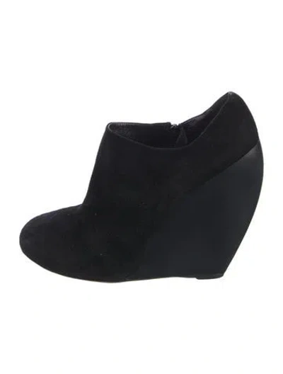 Pre-owned Alaïa Suede Pumps In Black