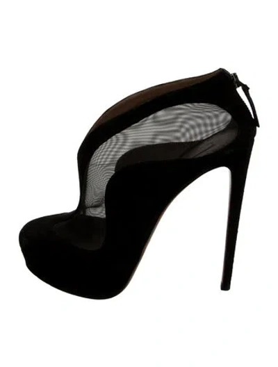 Pre-owned Alaïa Suede Pumps In Black