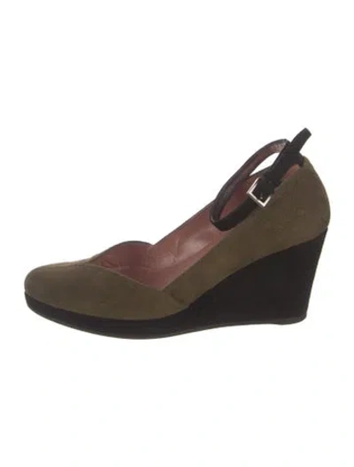 Pre-owned Alaïa Suede Pumps In Green